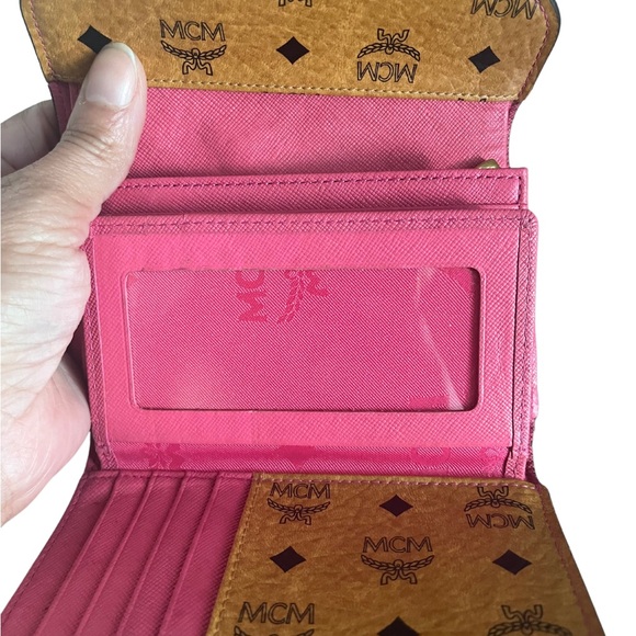 92 MCM  Visetos Glam Trifold Front Snap Wallet - Picture 5 of 10